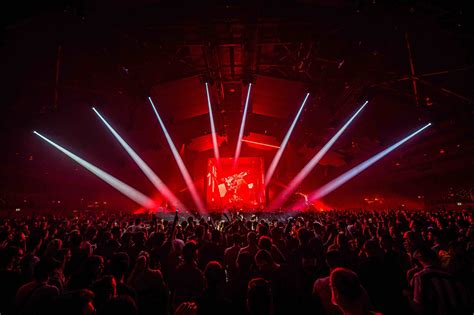 Rave .